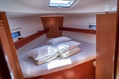 Bavaria Yachtbau Bavaria Cruiser 36 White Pearl B