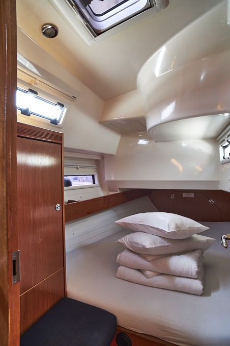 Bavaria Yachtbau Bavaria Cruiser 36 White Pearl B