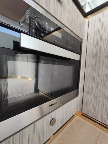 Azimut / Benetti Yachts Azimut 55 Fly Be Happy