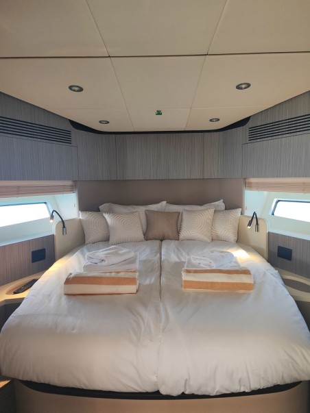 Azimut / Benetti Yachts Azimut 55 Fly Be Happy