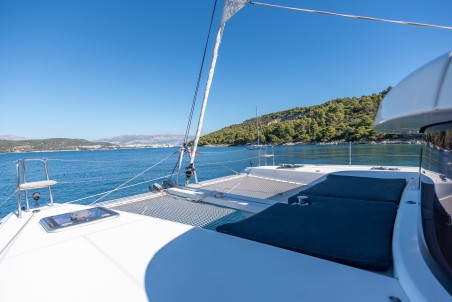 Lagoon-Bénéteau Lagoon 42 OW Find Us