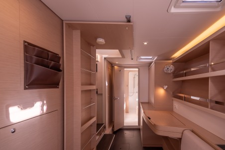 Lagoon-Bénéteau Lagoon 42 OW Find Us