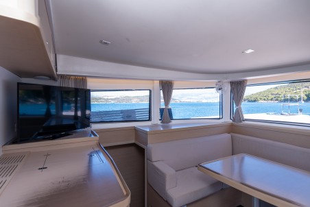 Lagoon-Bénéteau Lagoon 42 OW Find Us