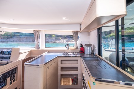 Lagoon-Bénéteau Lagoon 42 OW Find Us