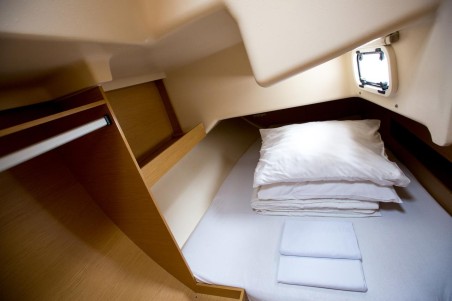 Elan Marine Elan 350 Performance - 3 cab. Victor