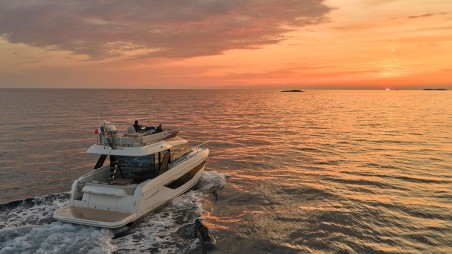 Prestige Yachts Prestige F4.3 Mr. 77