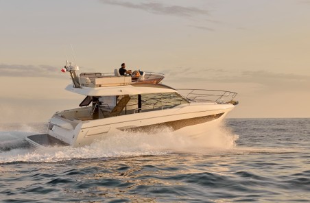Prestige Yachts Prestige F4.3 Mr. 77