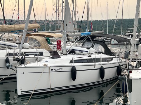 Bavaria Yachtbau Bavaria Cruiser 34 Happy