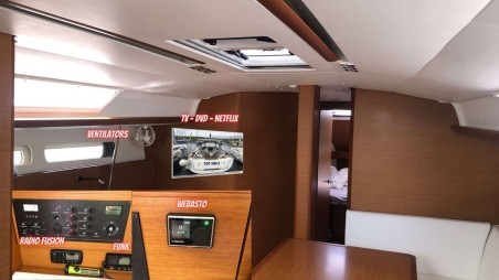 Jeanneau Sun Odyssey 449 Top Smile