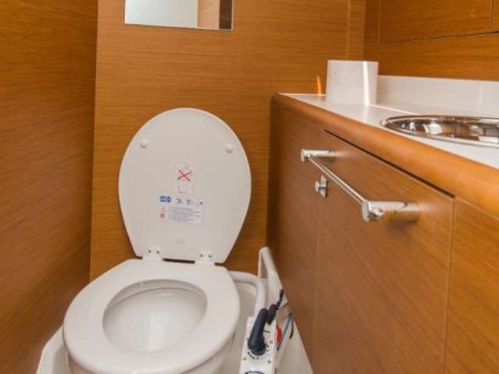 Jeanneau Sun Odyssey 449 Top Smile