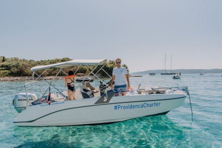 Beneteau Flyer 6.6 SpaceDeck | Yacht Charter Croatia | Travelboat