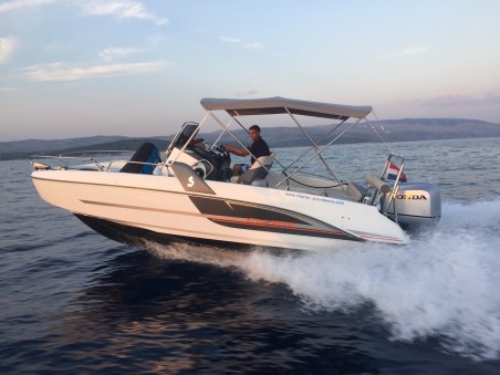 Beneteau Flyer 6.6 SpaceDeck | Yacht Charter Croatia | Travelboat