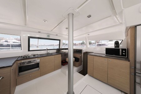 Bali 4.0 | Czarter jachtu Chorwacja | Travelboat