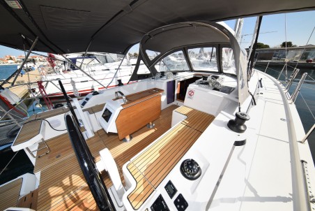 Bavaria Yachtbau Bavaria C42 Dna