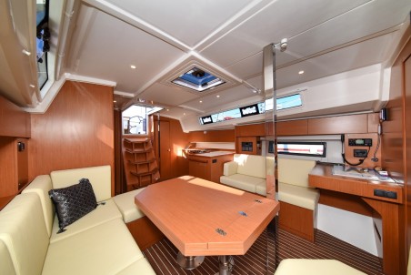 Bavaria Yachtbau Bavaria C42 Dna