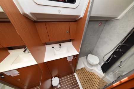 Bavaria Yachtbau Bavaria C42 Dna