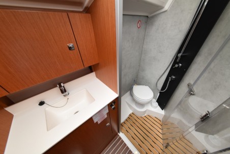 Bavaria Yachtbau Bavaria C42 Dna