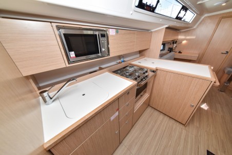 Bavaria Yachtbau Bavaria C42 Mauvic