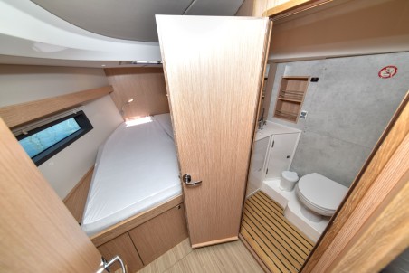 Bavaria Yachtbau Bavaria C42 Mauvic