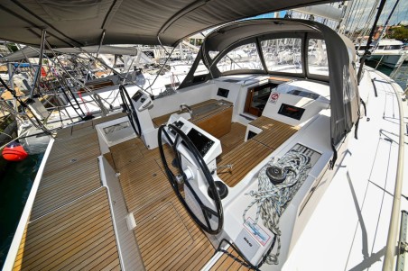 Bavaria C45 | Czarter jachtu Chorwacja | Travelboat