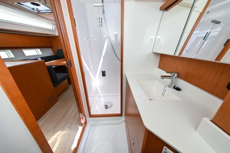 Bavaria C45 | Czarter jachtu Chorwacja | Travelboat