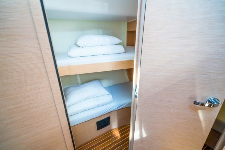 Elan Marine Elan Impression 50 - 5 + 1 cab. Escape II