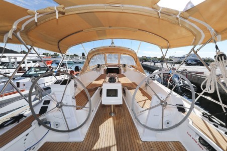 Bavaria Yachtbau Bavaria Cruiser 37 - 3 cab. Lupe