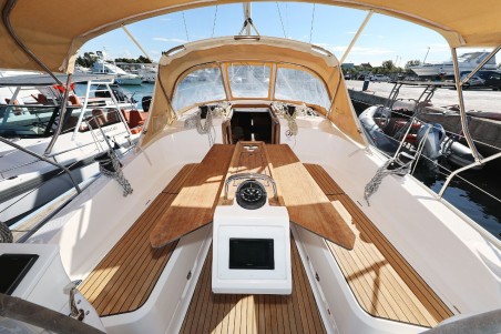 Bavaria Yachtbau Bavaria Cruiser 37 - 3 cab. Lupe