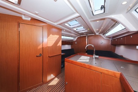 Bavaria Yachtbau Bavaria Cruiser 37 - 3 cab. Lupe