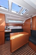 Bavaria Yachtbau Bavaria Cruiser 37 - 3 cab. Lupe