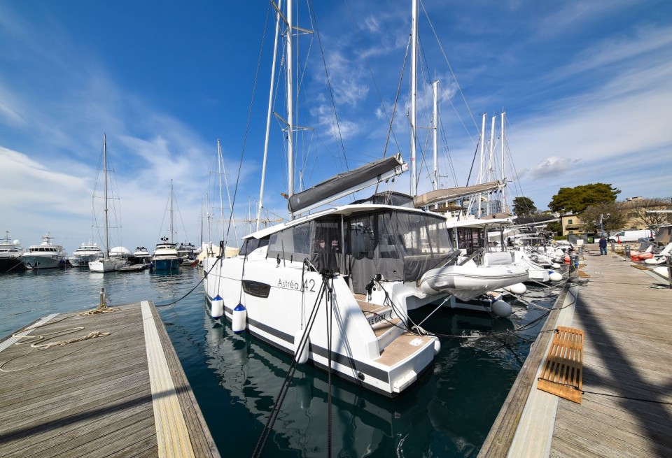 Fountaine Pajot Fountaine Pajot Astrea 42 - 4 + 2 cab. Le Bart