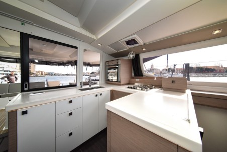 Fountaine Pajot Fountaine Pajot Astrea 42 - 4 + 2 cab. Le Bart
