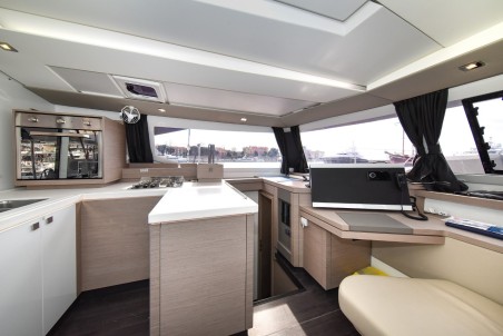 Fountaine Pajot Fountaine Pajot Astrea 42 - 4 + 2 cab. Le Bart