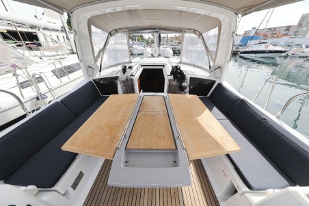 Beneteau Oceanis 41.1 | Yacht Charter Croatia | Travelboat