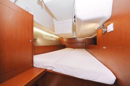 Beneteau Oceanis 41.1 | Yacht Charter Croatia | Travelboat