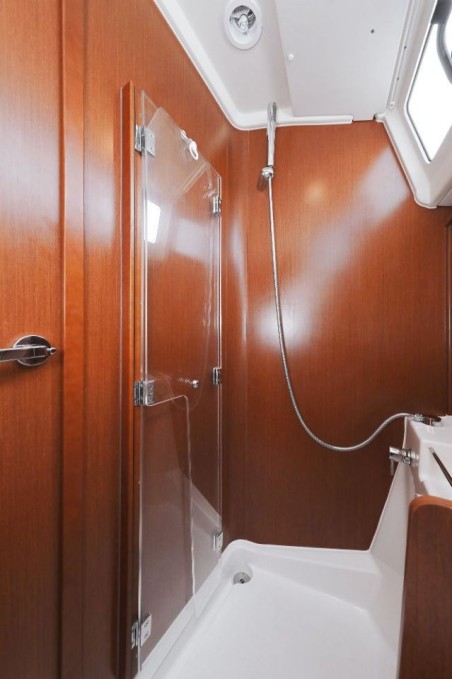 Beneteau Oceanis 41.1 | Yacht Charter Croatia | Travelboat