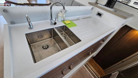 Bali 4.2 - 4 + 1 cab. | Yacht Charter Croatia | Travelboat