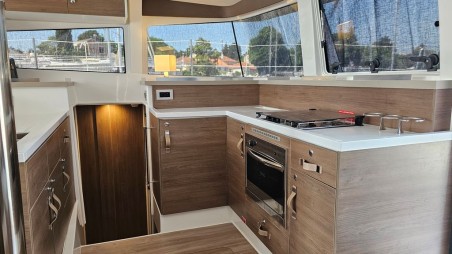 Bali 4.2 - 4 + 1 cab. | Yacht Charter Croatia | Travelboat