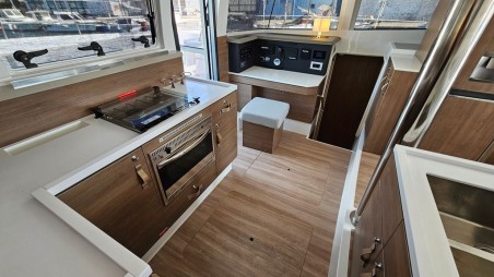 Bali 4.2 - 4 + 1 cab. | Yacht Charter Croatia | Travelboat