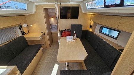 Bavaria Yachtbau Bavaria C38 Euphoria