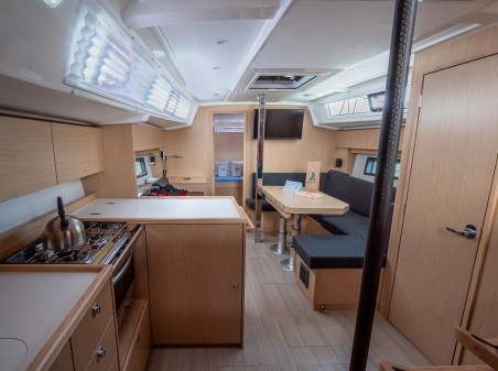 Bavaria Yachtbau Bavaria C38 Windchaser