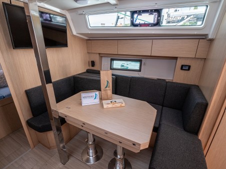 Bavaria Yachtbau Bavaria C38 Windchaser