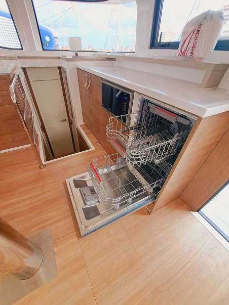 Catana Group Bali 4.6 - 5 + 2 cab. Loba Do Mar