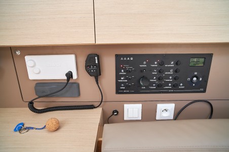 Bénéteau Oceanis 38.1 La Rose