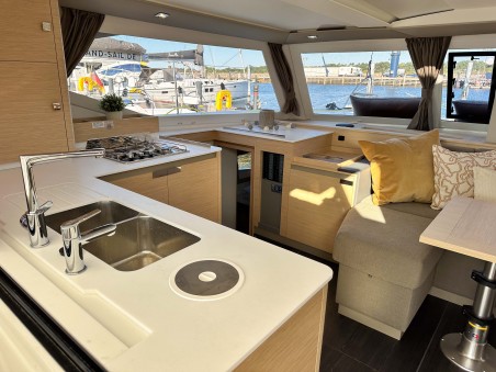 Fountaine Pajot Fountaine Pajot Isla 40 - 4 cab. One of Us