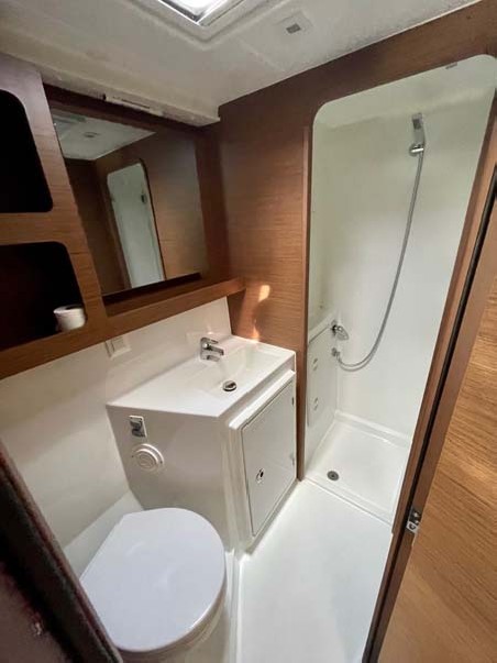 Lagoon-Bénéteau Lagoon 42 - 4 + 2 cab. DayElli