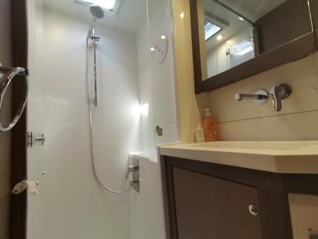 Lagoon-Bénéteau Lagoon 450 F - 4 + 2 cab. Double elli