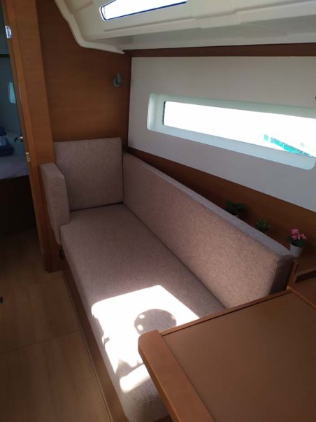 Jeanneau Sun Odyssey 380 - 3 cab. Bright Elli