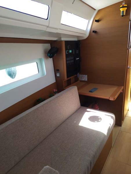 Jeanneau Sun Odyssey 380 - 3 cab. Bright Elli