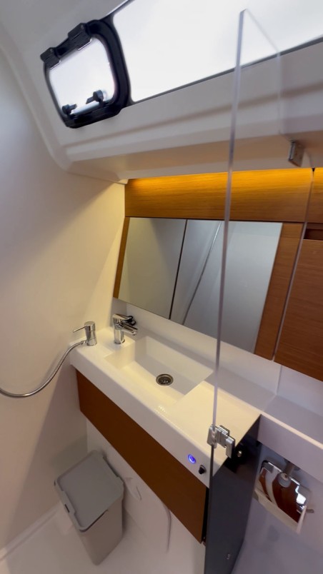 Sun Odyssey 410 | Czarter jachtu Hiszpania | Travelboat
